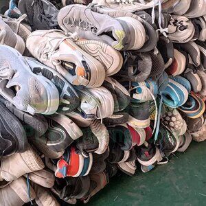 wholesale Bulk Mixed used Shoes wholesale Bulk used sneakers By dozen (24 pair)